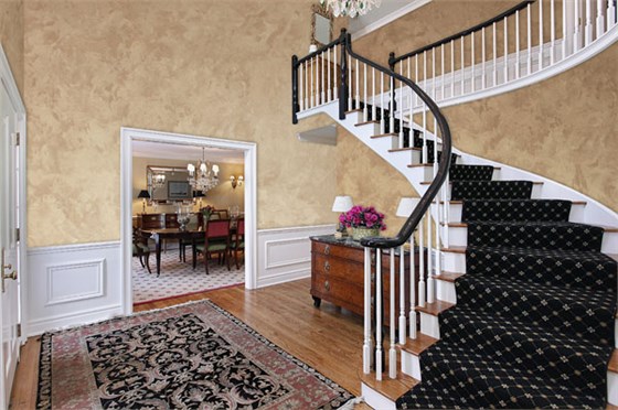 涂料代理加盟創(chuàng)業(yè)指南：乳膠漆、藝術(shù)涂料選哪個(gè)？_深圳水性漆品牌廠家