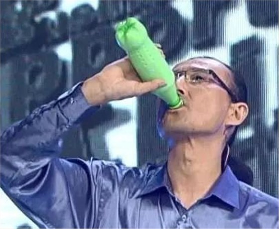 能喝的涂料就一定是環(huán)保的嗎？_廣東韶關(guān)水性木器漆品牌廠家