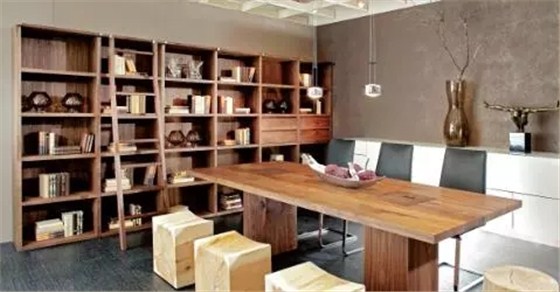 揭秘 為什么木家具翻新一定要用水性漆