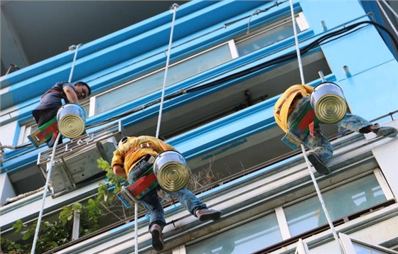 專業(yè)外墻涂料翻新施工團(tuán)隊(duì)