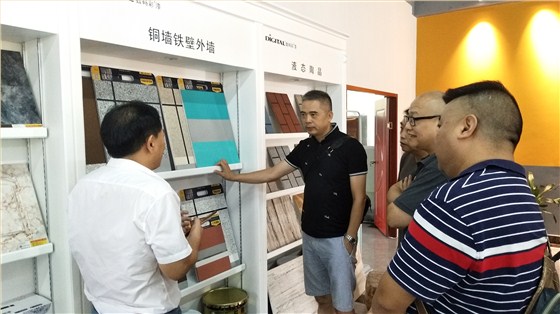 設(shè)計(jì)系“黃埔軍校”集美成員到數(shù)碼彩公司考察