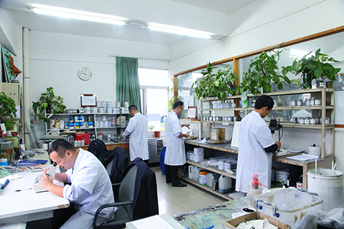 環(huán)保油漆涂料品牌數(shù)碼彩總部技術(shù)研發(fā)中心