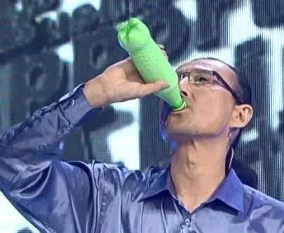 能喝的涂料就一定是環(huán)保的嗎？_廣東韶關(guān)水性木器漆品牌廠家