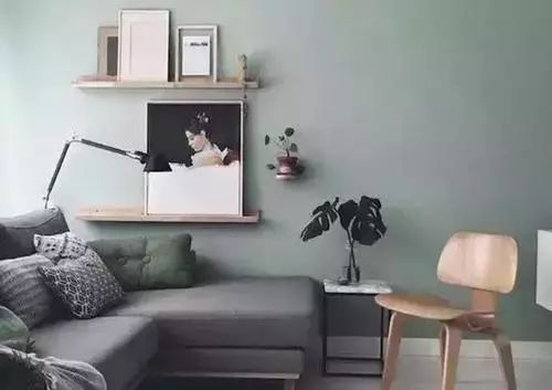 “灰綠色”遠(yuǎn)離壓力，輕松打造輕奢感